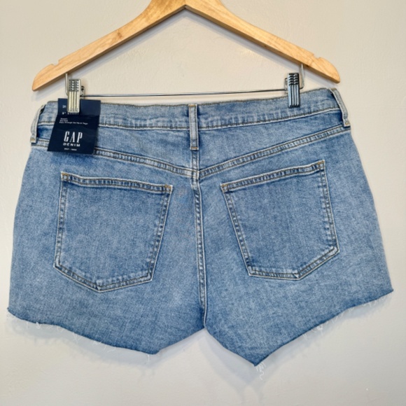 Gap | NWT Pride Embroidered Rainbow Mid Rise Stretch Denim Cut Off Jean Shorts - Picture 3 of 13